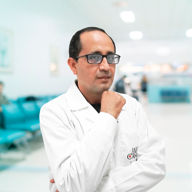 Dr. Jhony Carrera Araujo